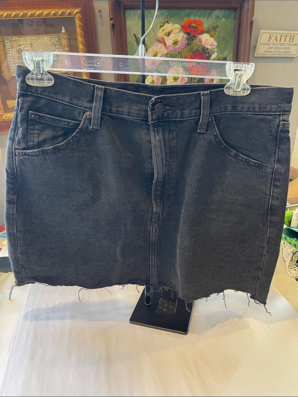 Levi’s Black Denim Jeans Skirt Mini Size 32 Y2K Western Frayed Edges